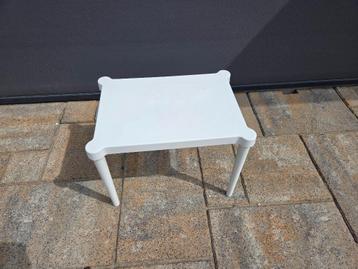 Kunststof Bijzettafeltje,  IKEA UTTER  kindertafel beschikbaar voor biedingen