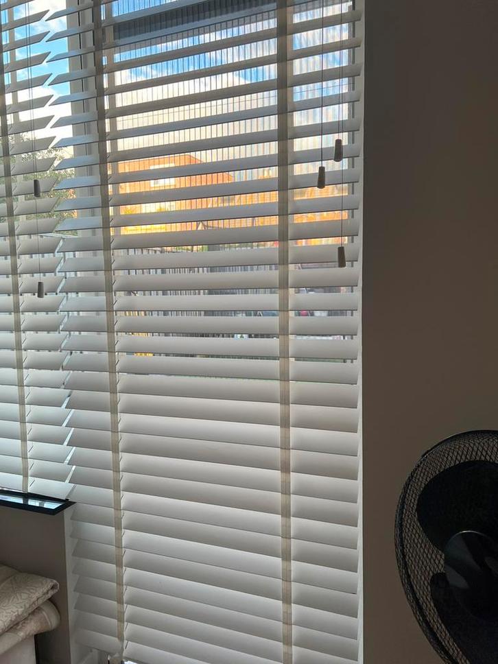 Witte houten jaloezieën, Huis en Inrichting, Stoffering | Gordijnen en Lamellen, Gebruikt, Ophalen