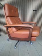 Vintage Leather Wingback Lounge Chair, Huis en Inrichting, Fauteuils, Gebruikt, Ophalen