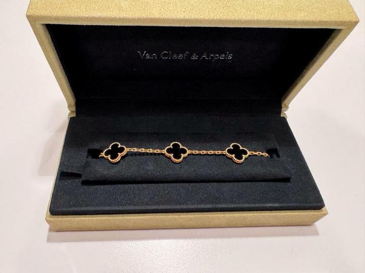 Van cleef & Arpels Alhambra Armband, Sieraden, Tassen en Uiterlijk, Manchetknopen, Zo goed als nieuw, Goud, Ophalen of Verzenden