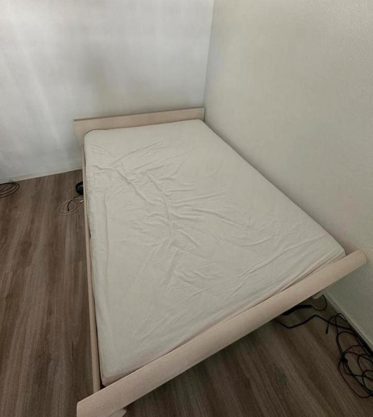 AUPING Matrass, Huis en Inrichting, Slaapkamer | Matrassen en Bedbodems, Zo goed als nieuw, Matras, 140 cm, 200 cm, Tweepersoons