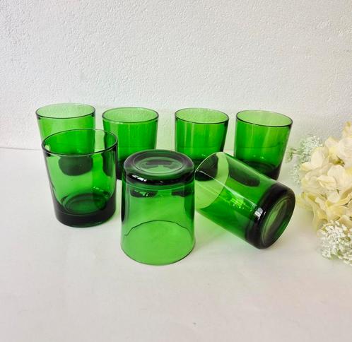7 groene glazen Vereco France, Verzamelen, Glas en Borrelglaasjes, Zo goed als nieuw, Ophalen of Verzenden