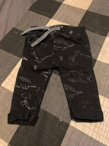 Zwarte broek. Merkloos. Maat 62 beschikbaar voor biedingen
