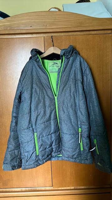 Zgan ski jas / winterjas mt 152, met binnenzak, mouwzak, enz beschikbaar voor biedingen
