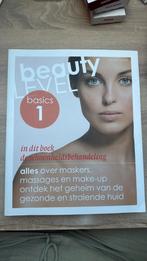 Beauty Level 1,2 en 3 boeken, Boeken, Studieboeken en Cursussen, Ophalen of Verzenden, Beta, Zo goed als nieuw, MBO