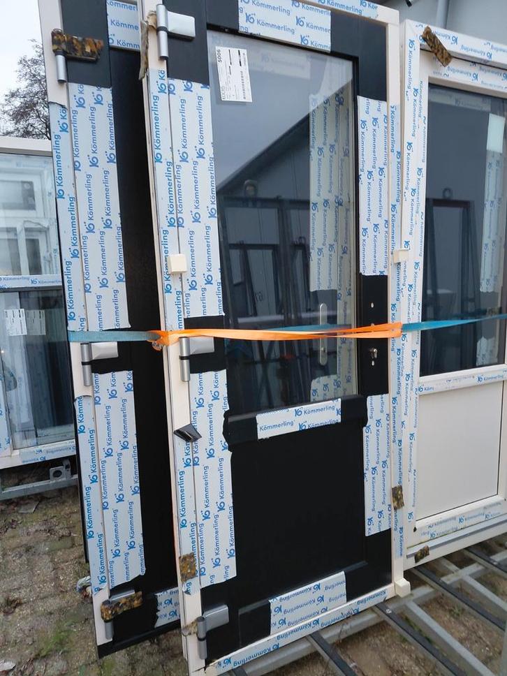 Nieuwe Kunststof Kozijnen met Deur - Kommerling, Doe-het-zelf en Verbouw, Deuren en Horren, Nieuw, Buitendeur, 200 tot 215 cm