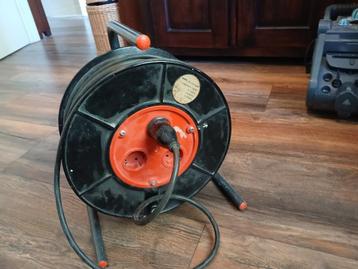 Stroomhaspel, robuust, 30 meter, 3500 Watt beschikbaar voor biedingen