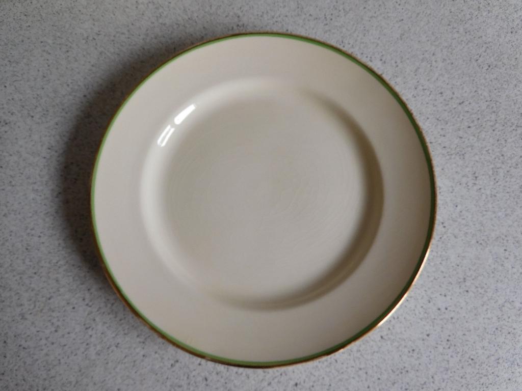 Bord 24,5 cm. Plateel Fabriek Zuid Holland Gouda, Antiek en Kunst, Antiek | Keramiek en Aardewerk, Ophalen of Verzenden
