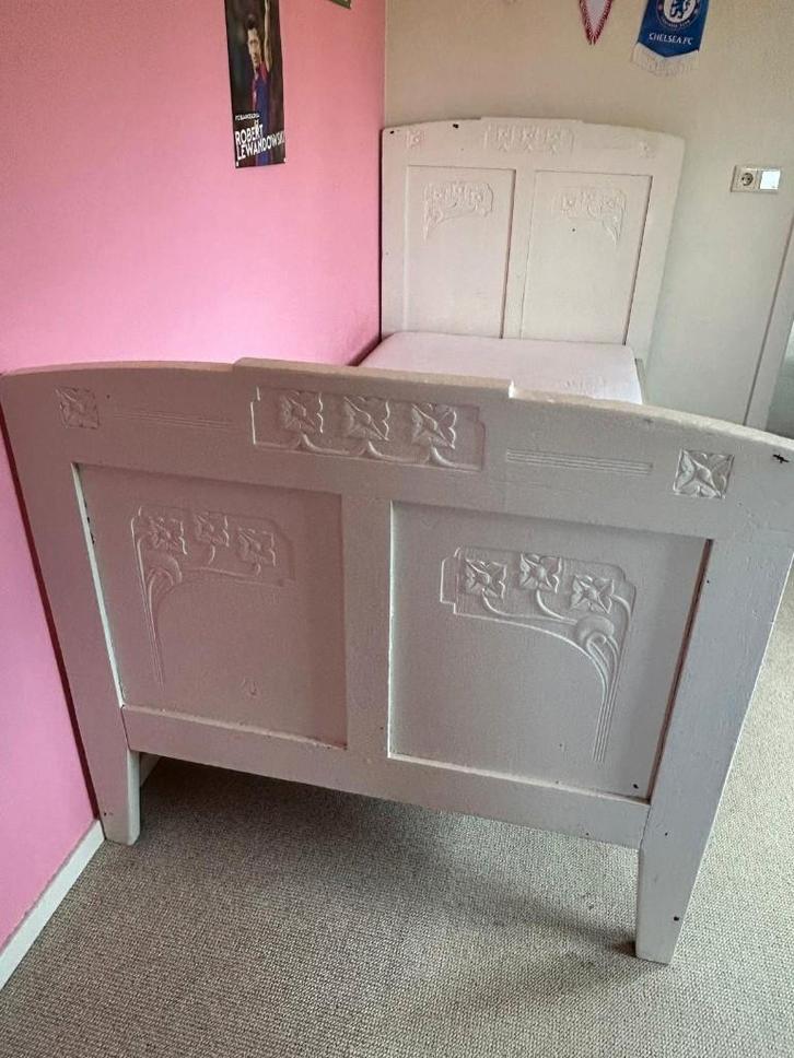 Kinderbed en kast - antiek - 1 persoons, Kinderen en Baby's, Kinderkamer | Bedden, Gebruikt, 180 cm of meer, 85 tot 100 cm, Lattenbodem