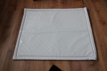 Box matras 77 x 94 cm beschikbaar voor biedingen