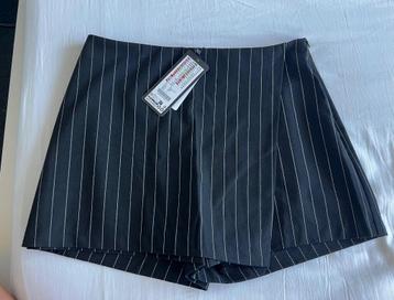 zwart met witte strepen skort broek rokje - maat xl beschikbaar voor biedingen