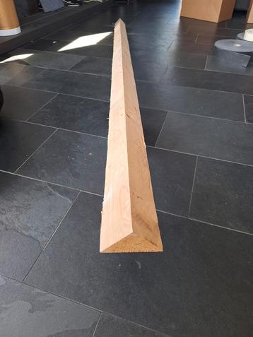 3x houten balk driehoek 7x7x10cm 270cm lang beschikbaar voor biedingen