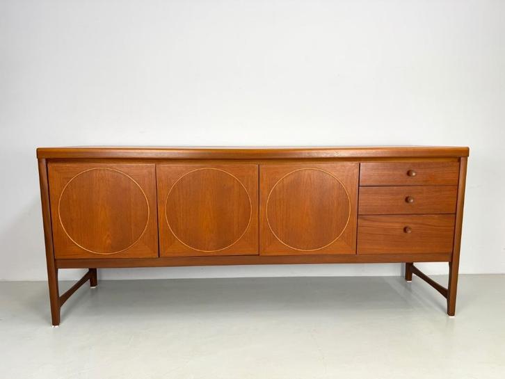 Vintage dressoir Nathan., Huis en Inrichting, Kasten | Dressoirs, Zo goed als nieuw, 150 tot 200 cm, 25 tot 50 cm, Teakhout, Verzenden