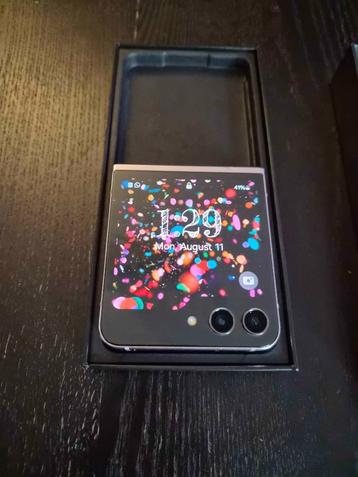 samsung flip 5 met schade beschikbaar voor biedingen