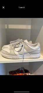 Nike Dunk Low Grey - Maat 41, Ophalen of Verzenden, Gedragen, Grijs, Sneakers of Gympen