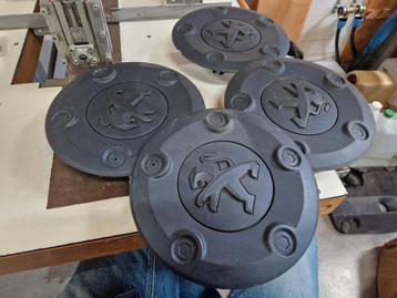 Wielboutdoppen. Peugot expert wieldop beschikbaar voor biedingen