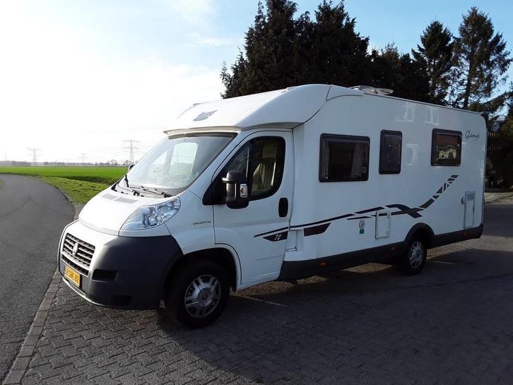 2011 McLouis P700 Glamys Camper Queensbed, Caravans en Kamperen, Campers, Particulier, tot en met 2, Half-integraal, McLouis, Fiat