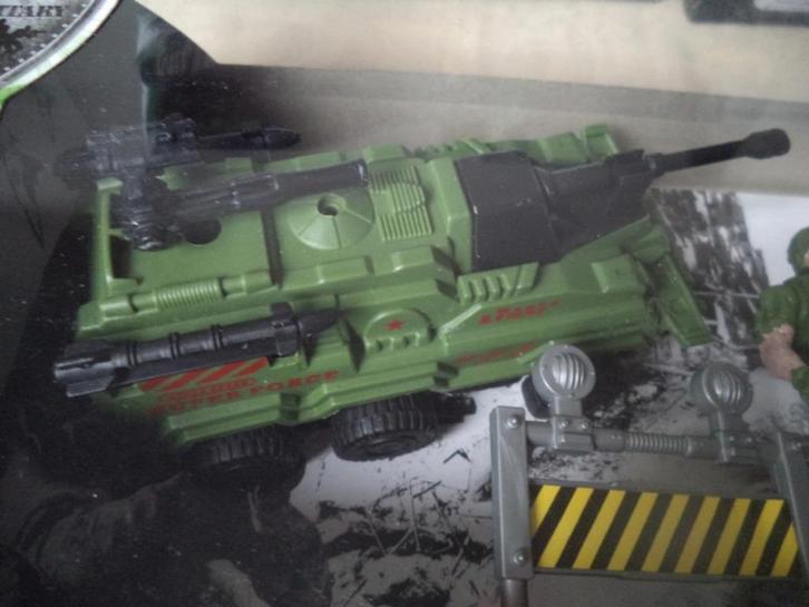 Militair  YP  Truck       (  SEALED ), Verzamelen, Speelgoed, Nieuw, Verzenden