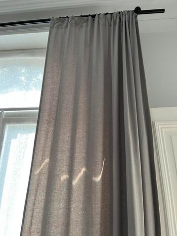 GORDIJNEN LICHTGRIJS HERRINGBONE 300 x 145 CM NIEUWSTAAT! beschikbaar voor biedingen