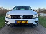 Volkswagen Tiguan 1.5 TSI ACT Highline Navi / Automaat / Nie, Auto's, Volkswagen, Stof, 150 pk, Wit, Bedrijf