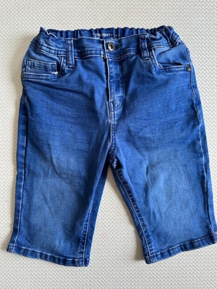 Korte jeans broek van Primark maat 140 zgan (Y471), Kinderen en Baby's, Kinderkleding | Maat 140, Zo goed als nieuw, Jongen, Broek