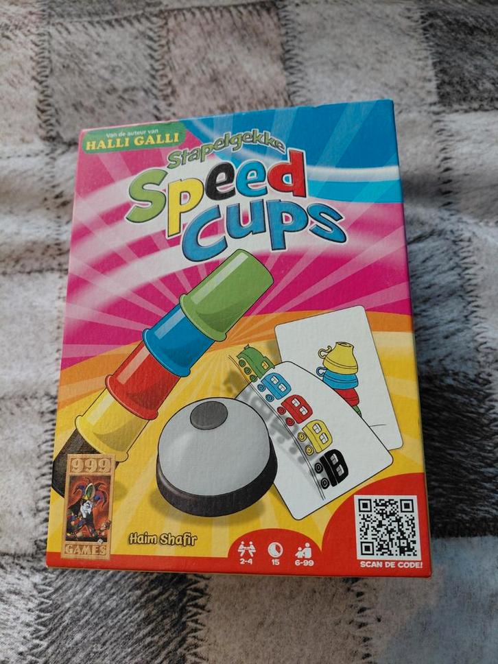 Speed Cups - Stapelgekke Speedcups - 999 Games, Hobby en Vrije tijd, Gezelschapsspellen | Bordspellen, Zo goed als nieuw, Een of twee spelers