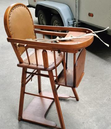Vintage kinderstoel beschikbaar voor biedingen