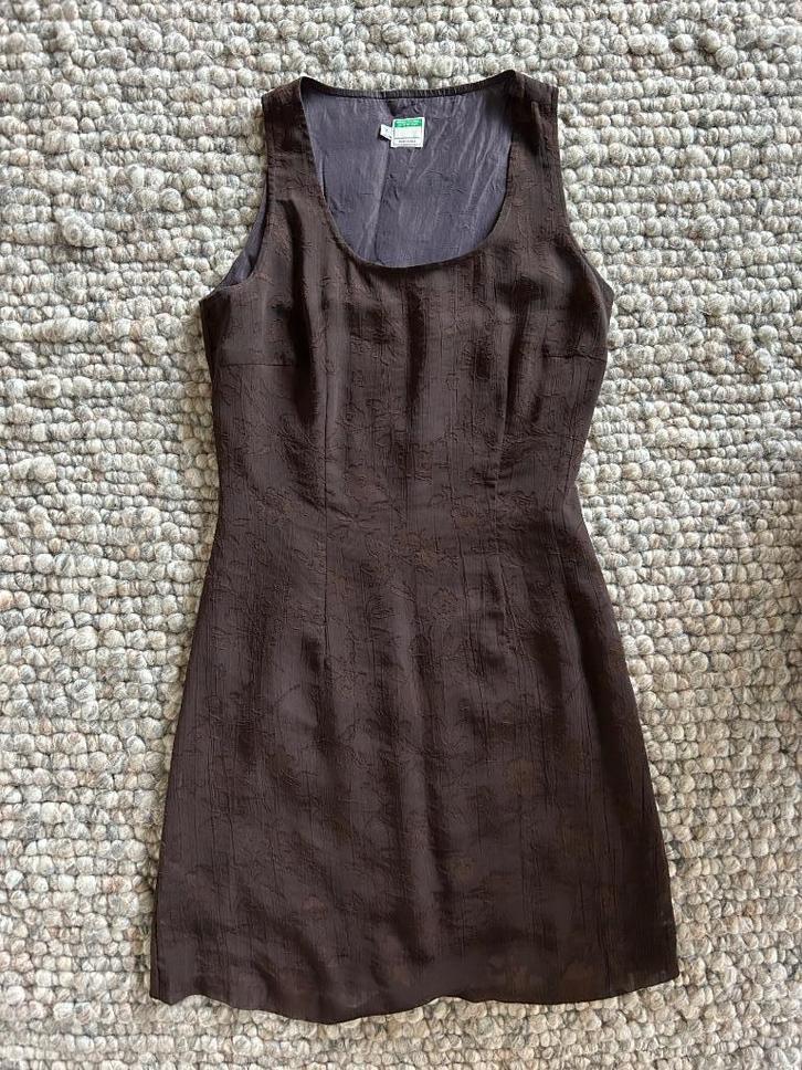 Heel erg leuk Benetton bruin gevoerd jurkje in maat S, Kleding | Dames, Jurken, Gedragen, Maat 36 (S), Bruin, Boven de knie, Verzenden