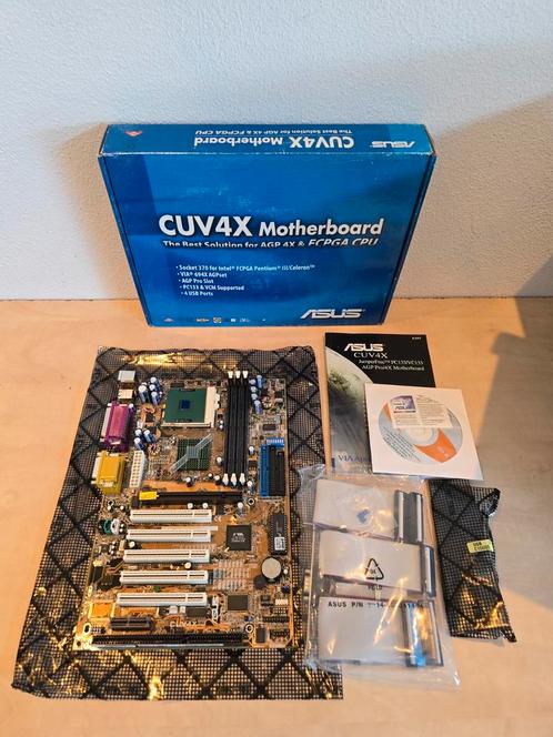 BOXED Asus CUV4X socket 370 + 1Ghz CPU, Computers en Software, Vintage Computers, Ophalen of Verzenden