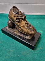 beeld gouden schoen met bal, Ophalen of Verzenden