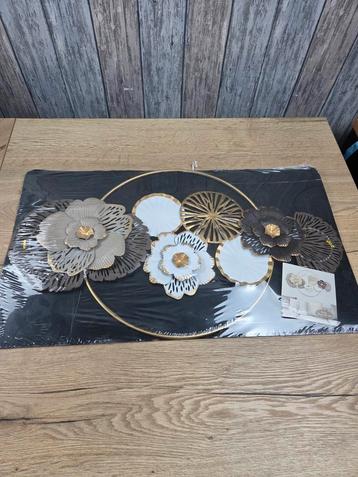 Metalen Wanddecoratie Bloemen - Nieuw in Verpakking beschikbaar voor biedingen