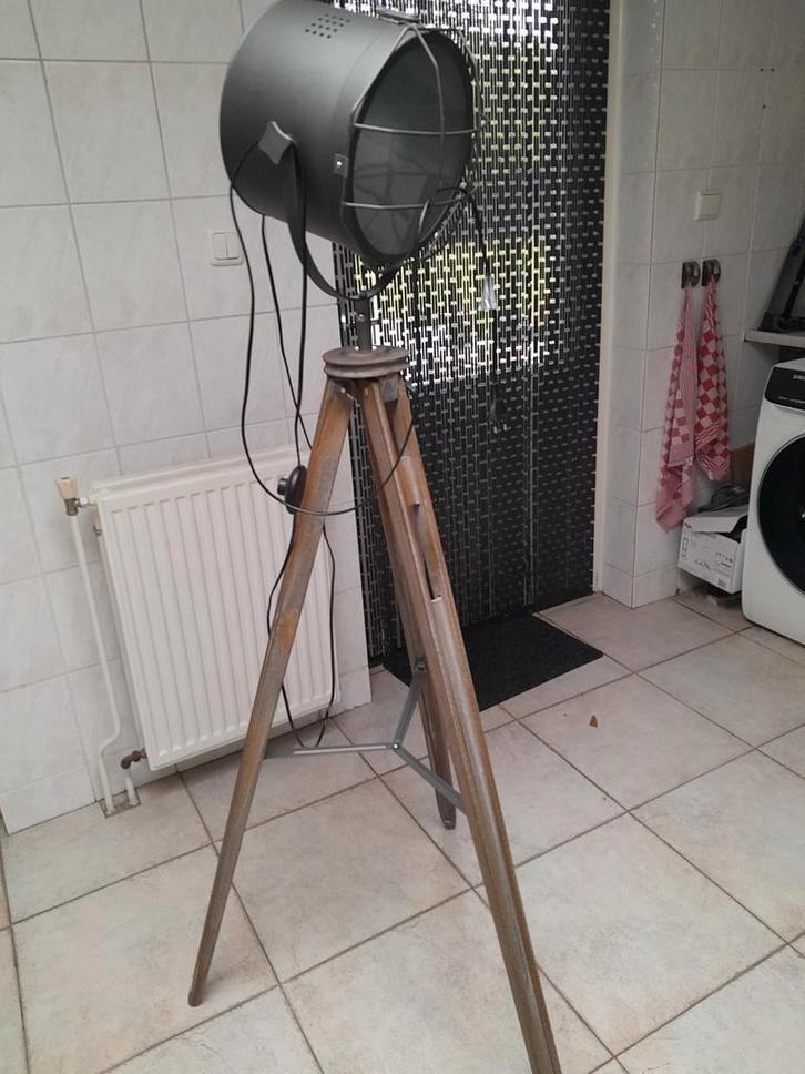 Industriële Lamp - Stoere Vloerlamp, Huis en Inrichting, Lampen | Vloerlampen, Gebruikt, 100 tot 150 cm, Hout, Metaal, Ophalen