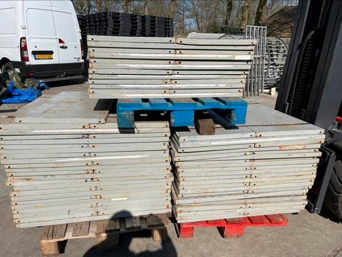 Bosal garage berging stelling ca 37 meter lang 94 legborden, Doe-het-zelf en Verbouw, Metalen, IJzer, Ophalen
