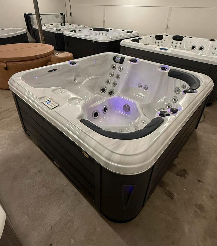 Jacuzzi | Passion/Balboa | Energiezuinig |, Tuin en Terras, Zwembad-toebehoren, Zo goed als nieuw, Ophalen of Verzenden