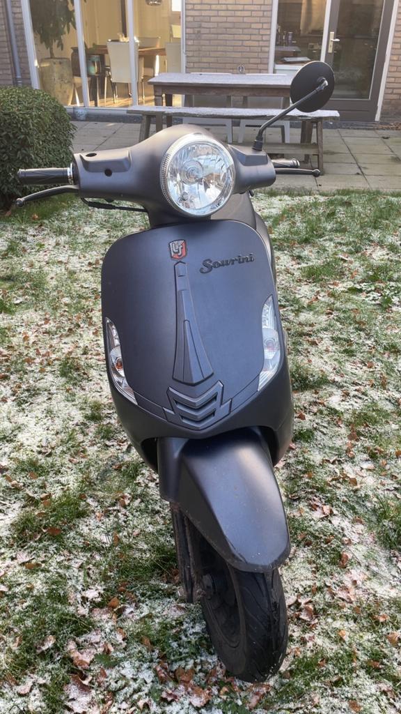 La Souris 2018 injectie 5500KM (lichte schade, rijd), Fietsen en Brommers, Snorfietsen en Snorscooters, Gebruikt, Overige merken