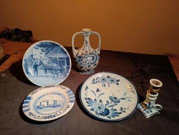 Delfts Blauw Collectie: Vaas, Borden, Kandelaar beschikbaar voor biedingen