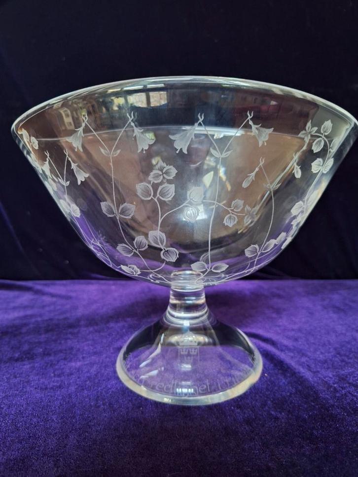 Kosta Boda Linnea Vaas - Lisa Bauer 1990 Handgegraveerd, Antiek en Kunst, Antiek | Glas en Kristal, Ophalen of Verzenden