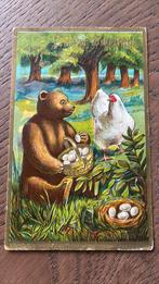 Reliëfkaart. Bruine beer, met 2 mandjes eieren, kip.In bos, Ophalen of Verzenden, Voor 1920, Gelopen, Overige thema's