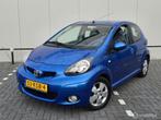 Toyota Aygo 1.0-12V Dynamic Blue 1e eigenaar, Voorwielaandrijving, Gebruikt, 68 pk, Origineel Nederlands