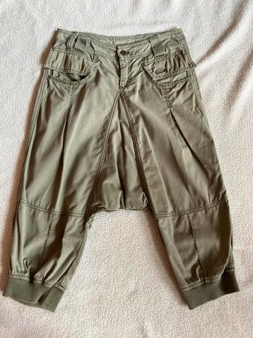 Driekwart laagkruis broek mt 34 ONLY beschikbaar voor biedingen