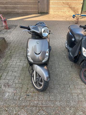 Sym Fiddle 2 snorfiets  beschikbaar voor biedingen