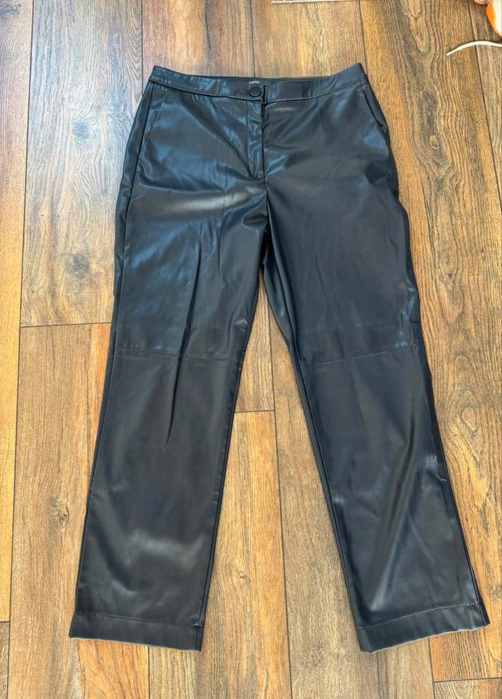 Mooier dan echt leer, faux mooie kwaliteit Esprit 34, Kleding | Dames, Broeken en Pantalons, Zo goed als nieuw, Maat 34 (XS) of kleiner