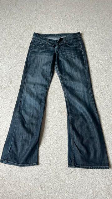 Esprit san diego flare jeans beschikbaar voor biedingen