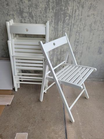4 witte IKEA klapstoelen - direct af te halen! beschikbaar voor biedingen
