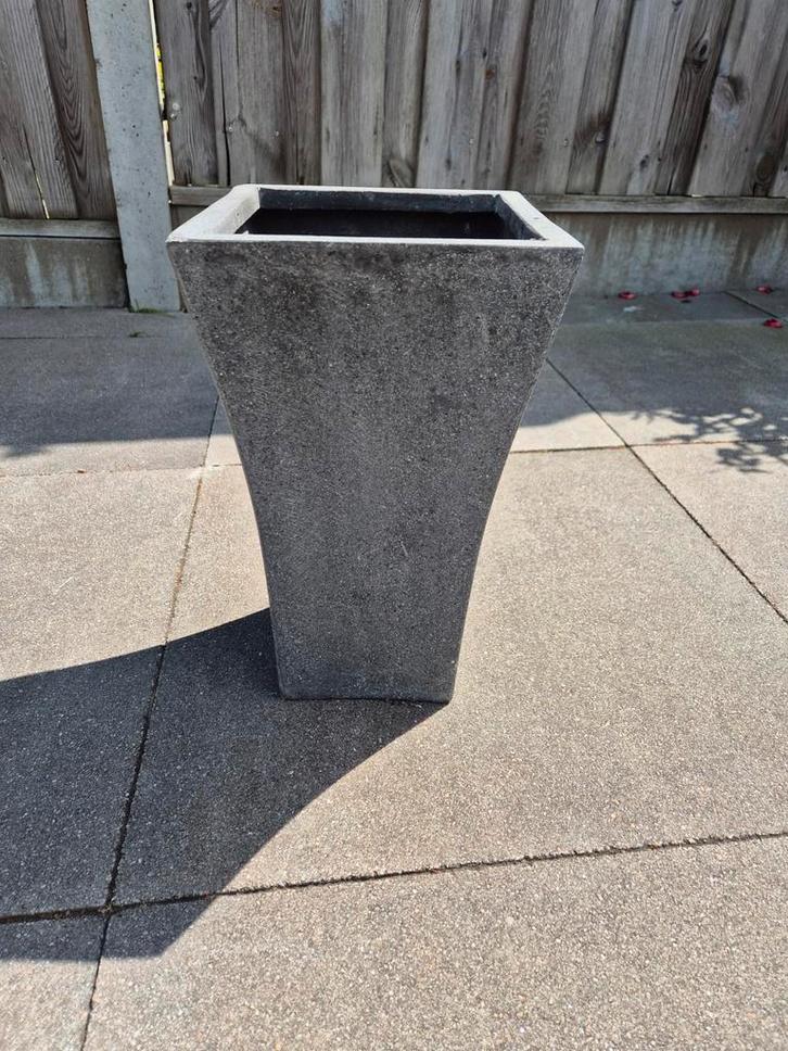 3 grijze tapse plantenbakken, Tuin en Terras, Bloembakken en Plantenbakken, Zo goed als nieuw, Kunststof, Binnen, Balkon, Tuin