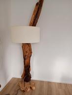 Prachtige staande lamp op boomstam, Huis en Inrichting, Lampen | Vloerlampen, Ophalen, Zo goed als nieuw, 150 tot 200 cm
