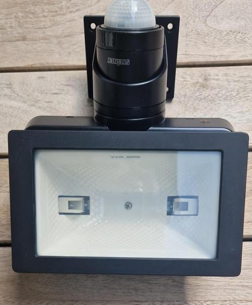 Halogeen Floodlight met Infrarood Sensor, Doe-het-zelf en Verbouw, Bouwverlichting, Nieuw, Lamp met armatuur, 200 tot 500 watt
