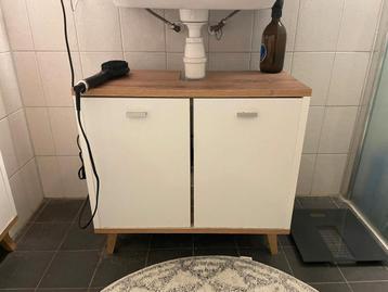 Badkamerkastset (3-delig) ivm verhuizing beschikbaar voor biedingen