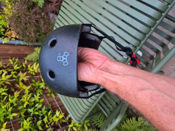 Helm voor skaten of skateboarden beschikbaar voor biedingen