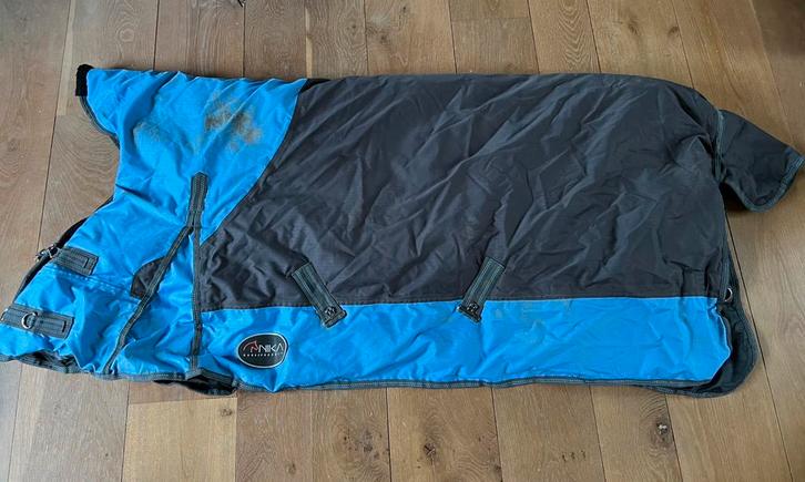 Nika winterdeken 400 gram met vaste hals, Dieren en Toebehoren, Paarden en Pony's | Dekens en Dekjes, Zo goed als nieuw, Ophalen of Verzenden
